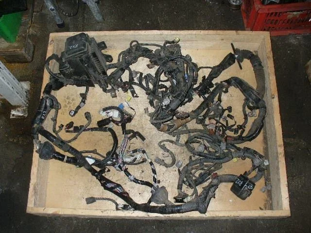 Б.у. электропроводка подкапотная LEXUS RX330 MCU38 LEXUS RX330 MCU38