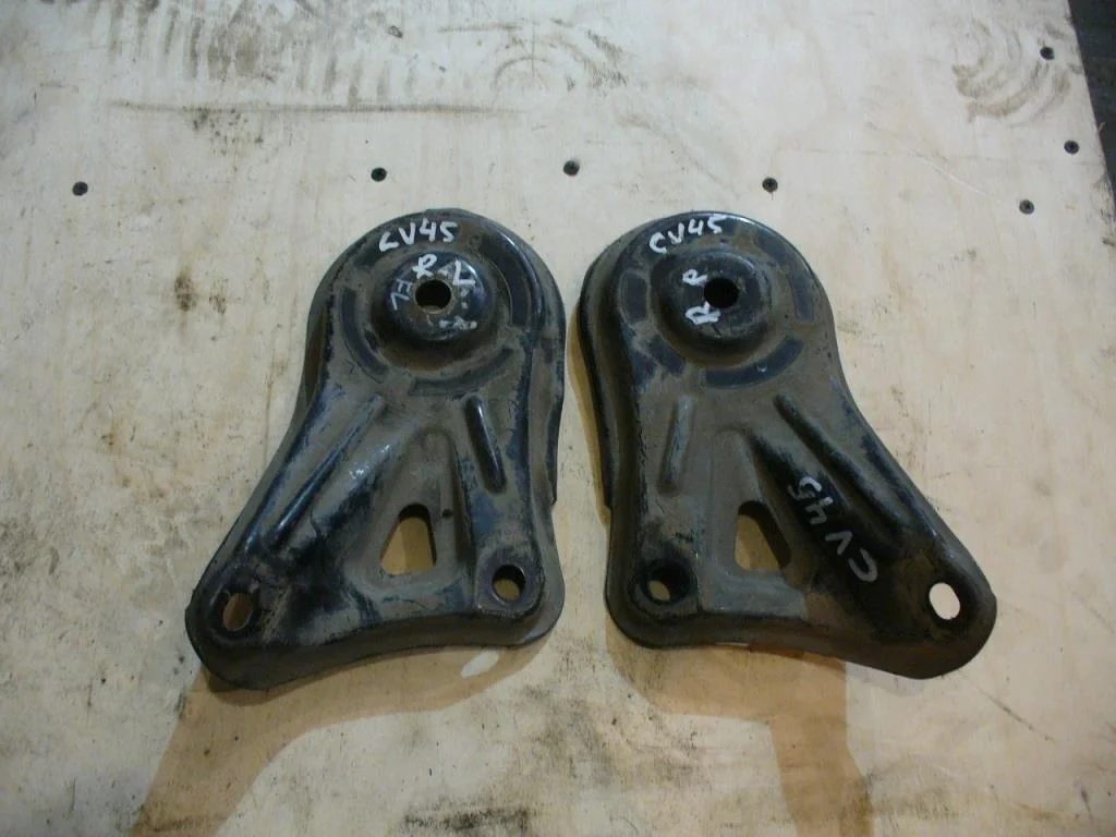 Б.у. кронштейн подрамника TOYOTA CAMRY V40 GSV40 TOYOTA CAMRY V40 GSV40