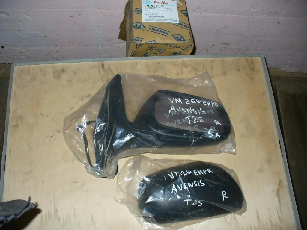 Б.у. зеркало TOYOTA AVENSIS ZZT251 TOYOTA AVENSIS ZZT251