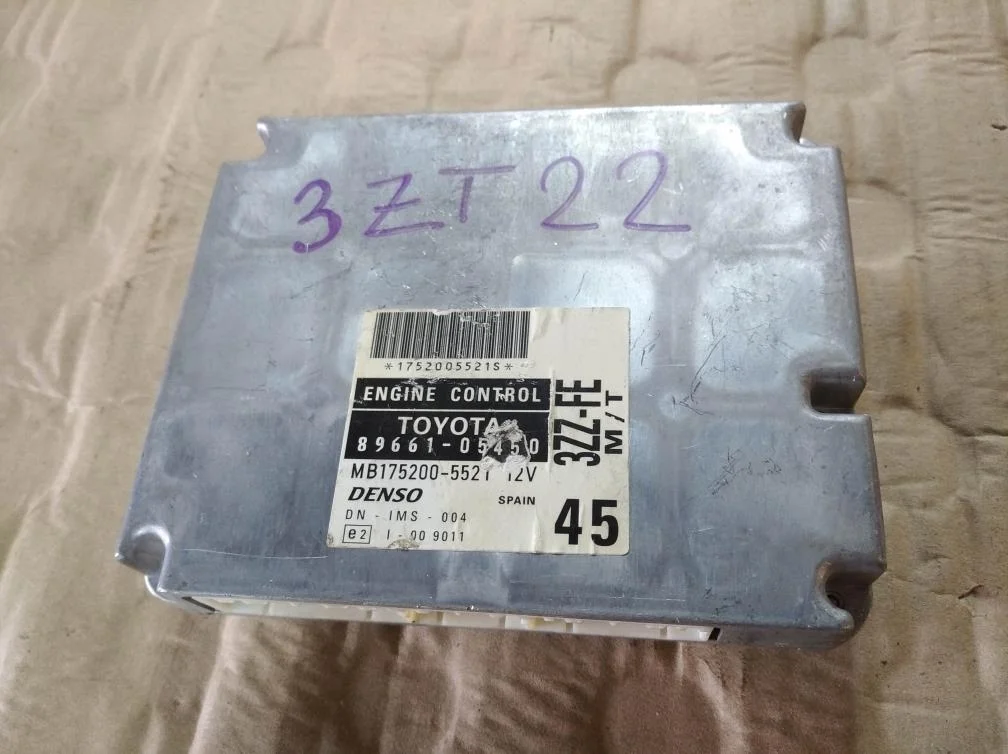 Б.у. блок управления двигателем TOYOTA AVENSIS ZZT220 TOYOTA AVENSIS ZZT220