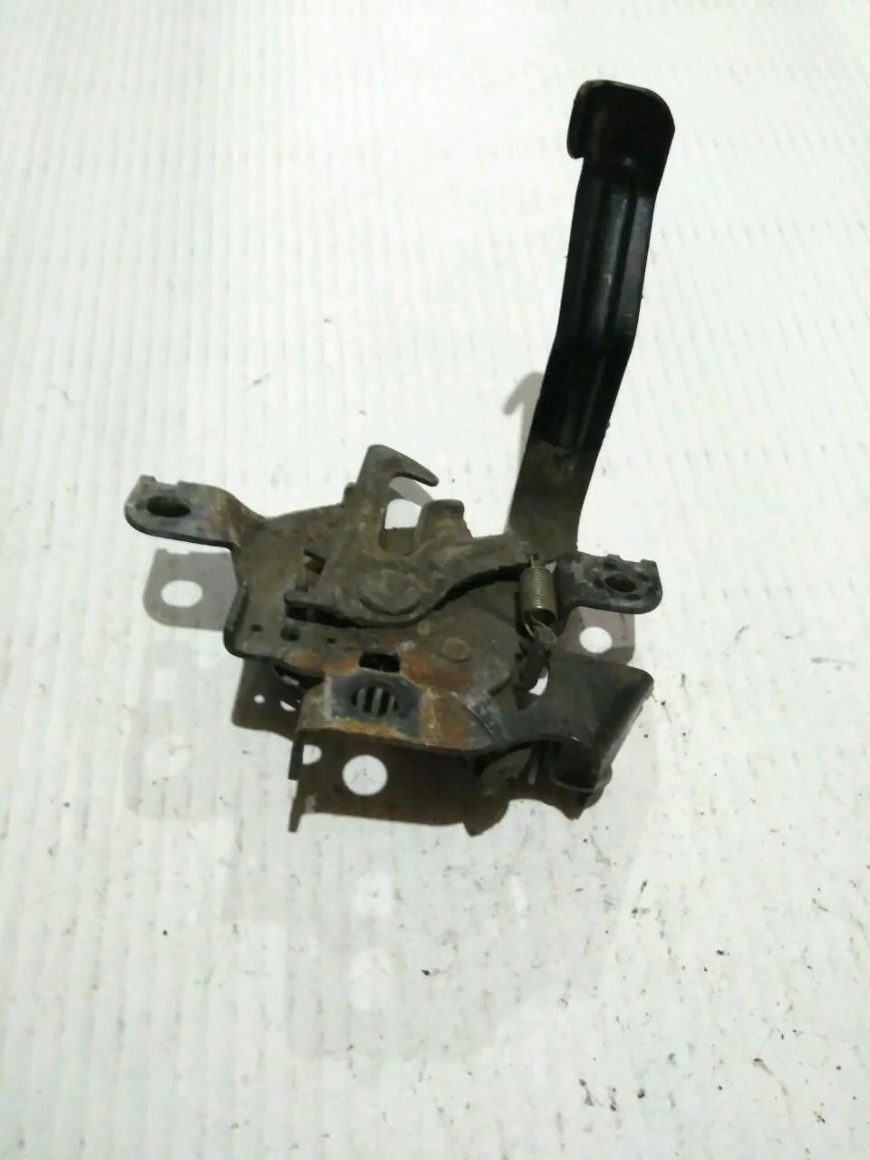Б.у. замок капота TOYOTA COROLLA ZRE151 TOYOTA COROLLA ZRE151