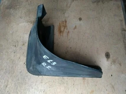 Б.у. брызговик TOYOTA COROLLA ZRE151 TOYOTA COROLLA ZRE151