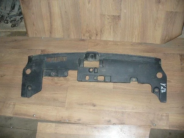 Б.у. накладка на панель радиатора MITSUBISHI LANCER CY3A MITSUBISHI LANCER CY3A
