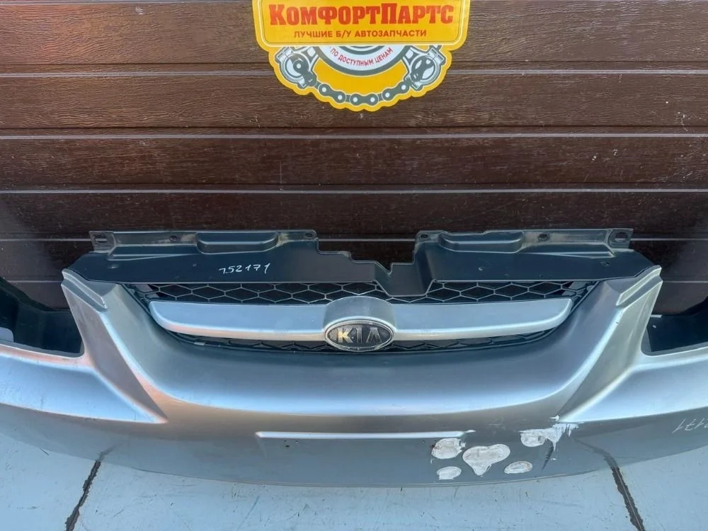 Решетка радиатора Kia Rio I рестайлинг (2002—2005)