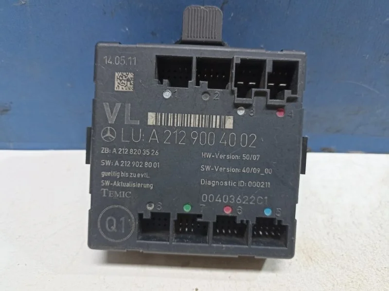 Блок комфорта Mercedes-Benz C-Class W204 A2129004002, передний