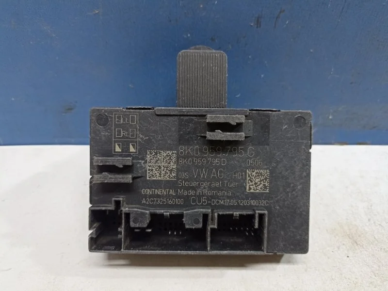 Блок управления дверью Audi Q5 2008-2017 8K0959795G 8R, задний