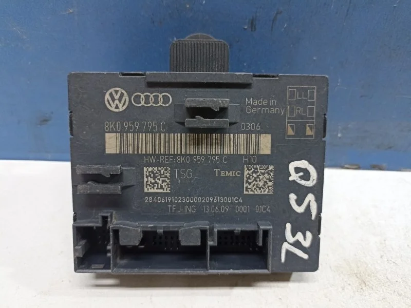 Блок управления дверью Audi Q5 2008-2017 8K0959795C 8R, задний