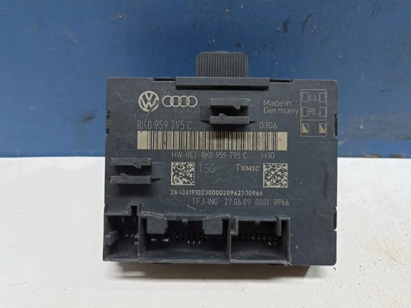Блок двери Audi A4 2007-2015 8K0959795C B8, задний