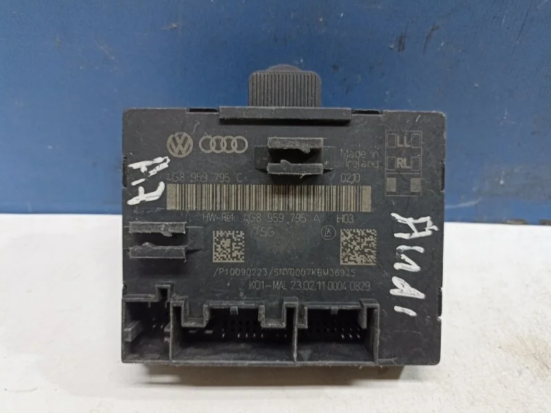 Блок управления дверью Audi A7 2010 - 2018 4G8959795D, задний