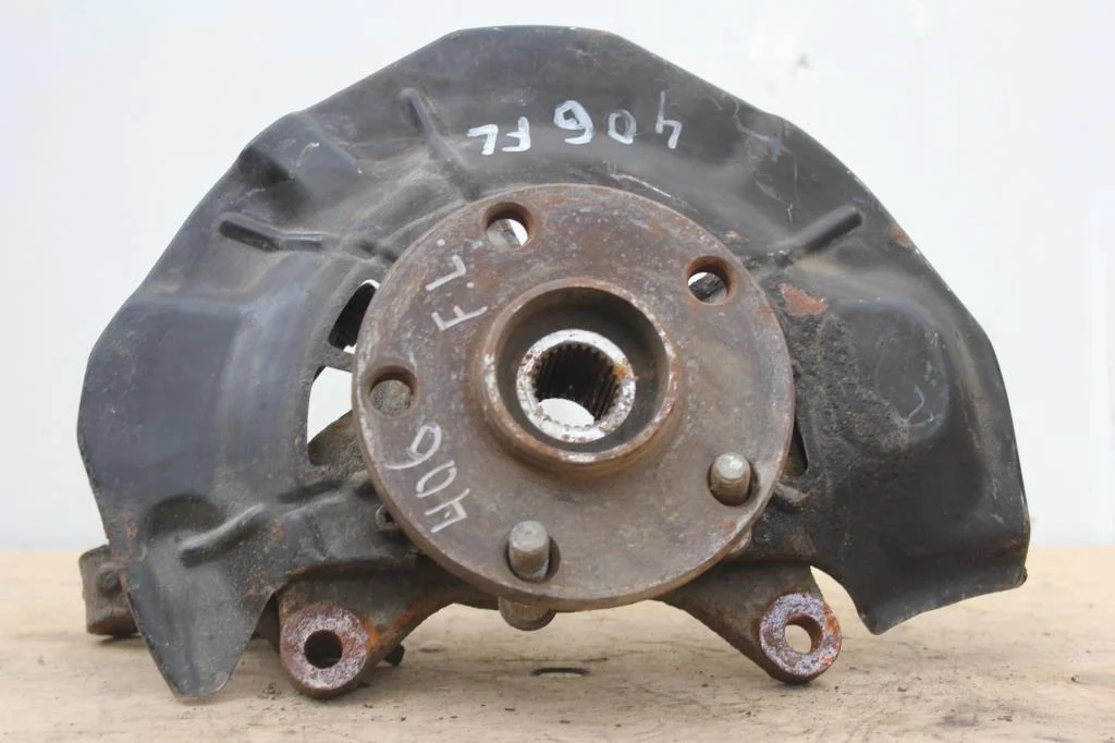 Б.у. кулак поворотный TOYOTA CAMRY V40 ACV40 TOYOTA CAMRY V40 ACV40