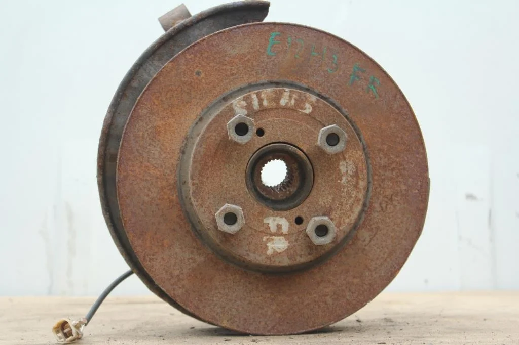Б.у. кулак поворотный TOYOTA COROLLA E120 TOYOTA COROLLA E120