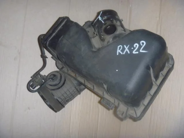 Б.у. корпус воздушного фильтра LEXUS RX330 MCU38 LEXUS RX330 MCU38