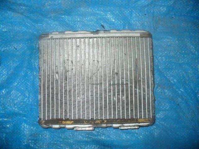 Б.у. радиатор печки NISSAN PRIMERA P12 NISSAN PRIMERA P12