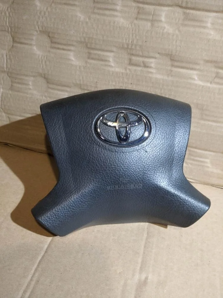 Б.у. подушка безопасности водителя TOYOTA AVENSIS AZT250 TOYOTA AVENSIS AZT250