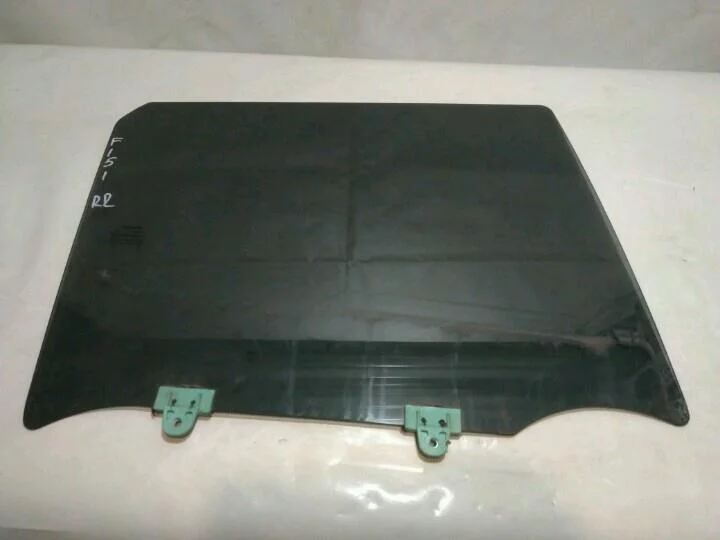 Б.у. стекло двери NISSAN JUKE F15E NISSAN JUKE F15E