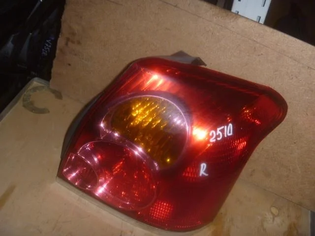 Б.у. фонарь наружный TOYOTA AVENSIS ZZT251 TOYOTA AVENSIS ZZT251