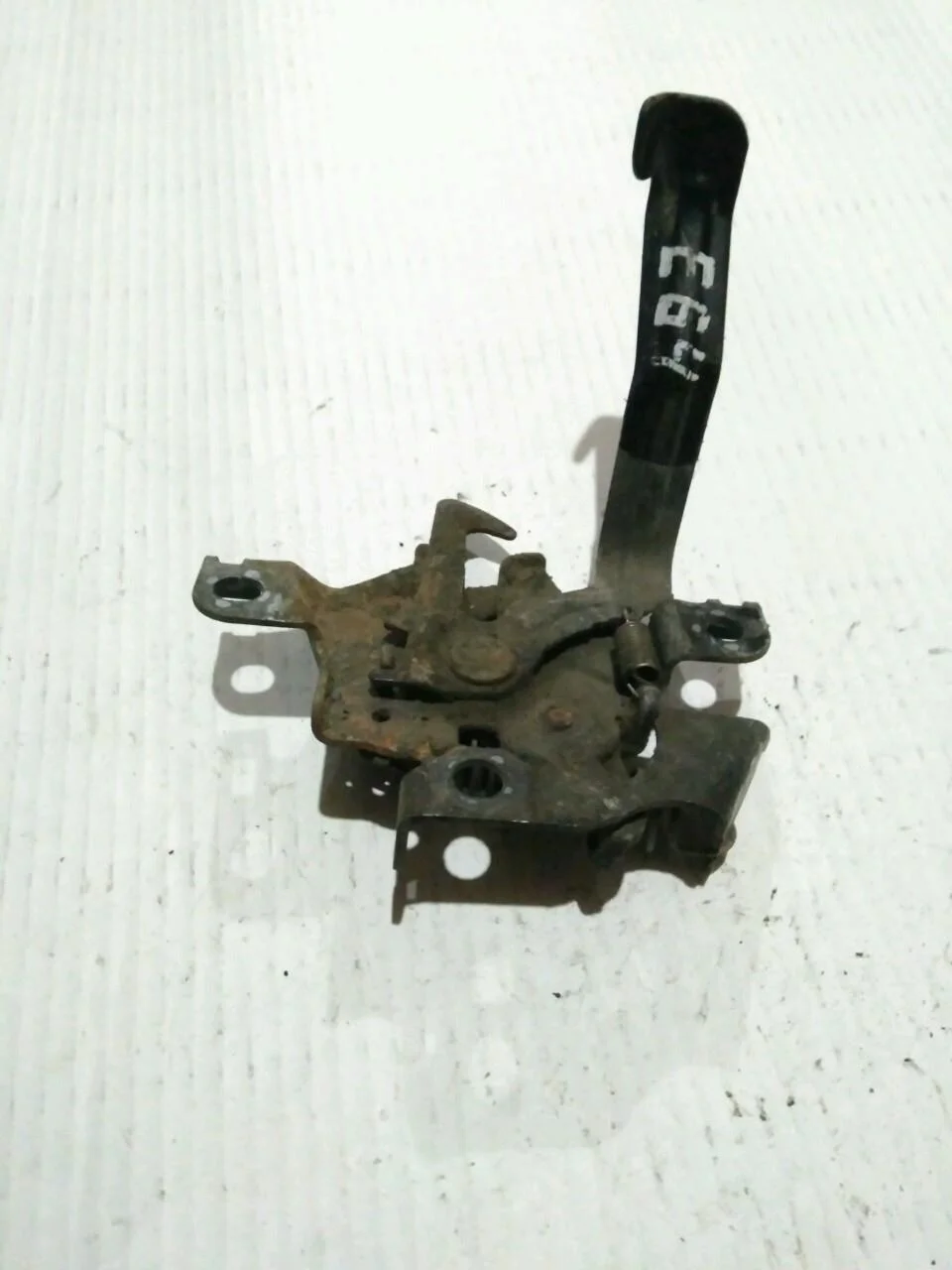 Б.у. замок капота TOYOTA COROLLA ZRE151 TOYOTA COROLLA ZRE151