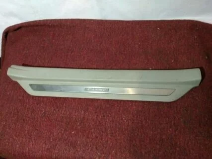 Б.у. накладка на порог TOYOTA CAMRY V40 ACV40 TOYOTA CAMRY V40 ACV40