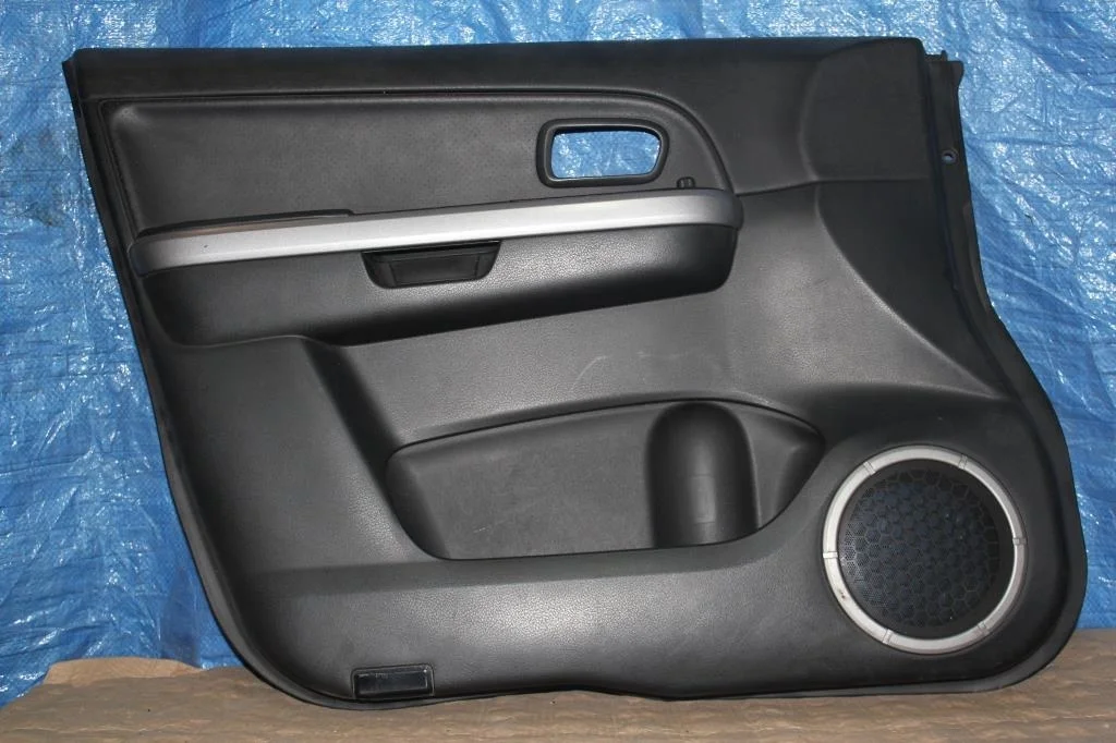 Б.у. обшивка двери SUZUKI GRAND VITARA JB420 SUZUKI GRAND VITARA JB420