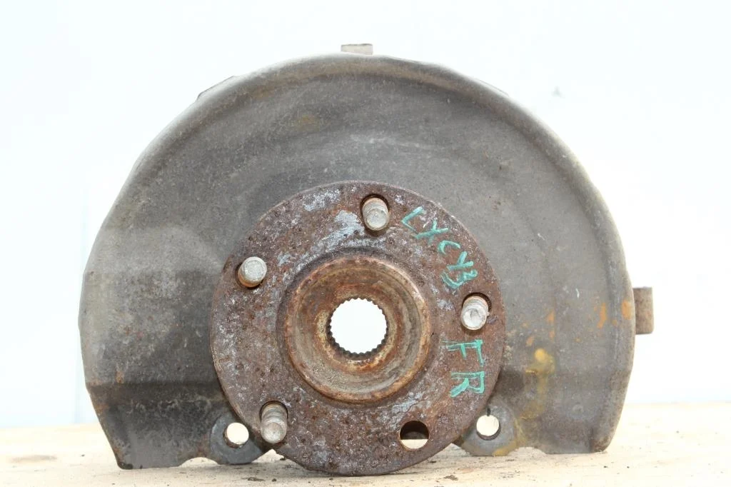 Б.у. кулак поворотный MITSUBISHI LANCER CY3A MITSUBISHI LANCER CY3A