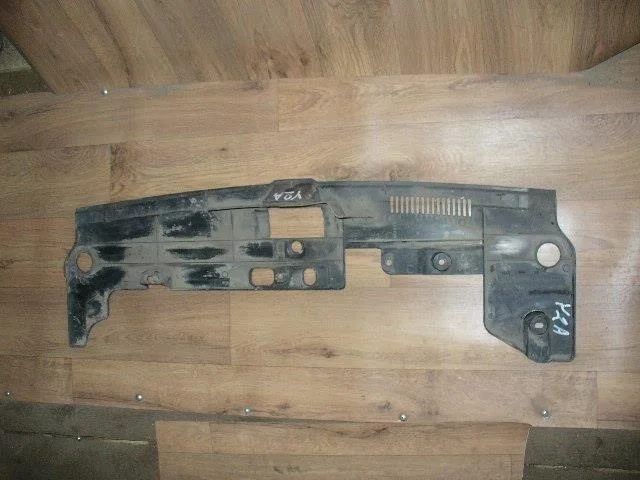 Б.у. накладка на панель радиатора MITSUBISHI LANCER CY2A MITSUBISHI LANCER CY2A