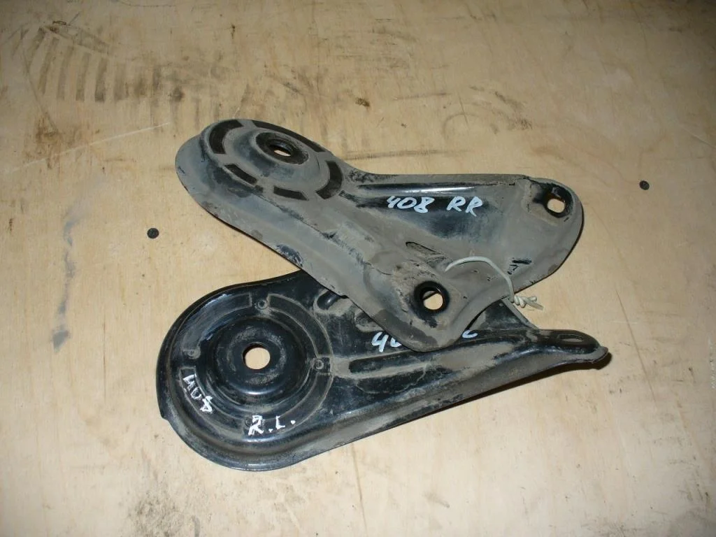 Б.у. кронштейн подрамника TOYOTA CAMRY V40 ACV40 TOYOTA CAMRY V40 ACV40