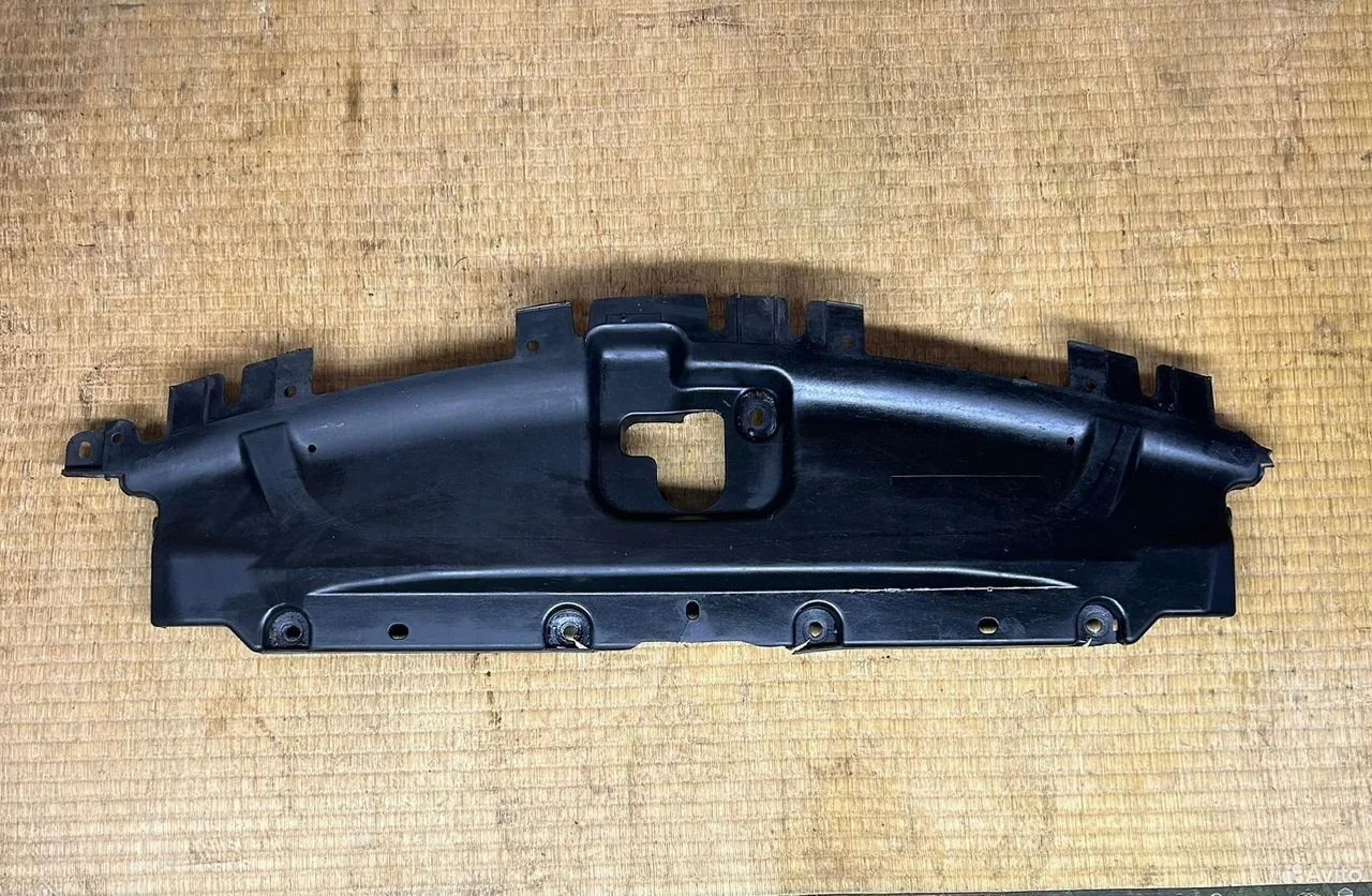 Накладка радиатора инфинити g v36