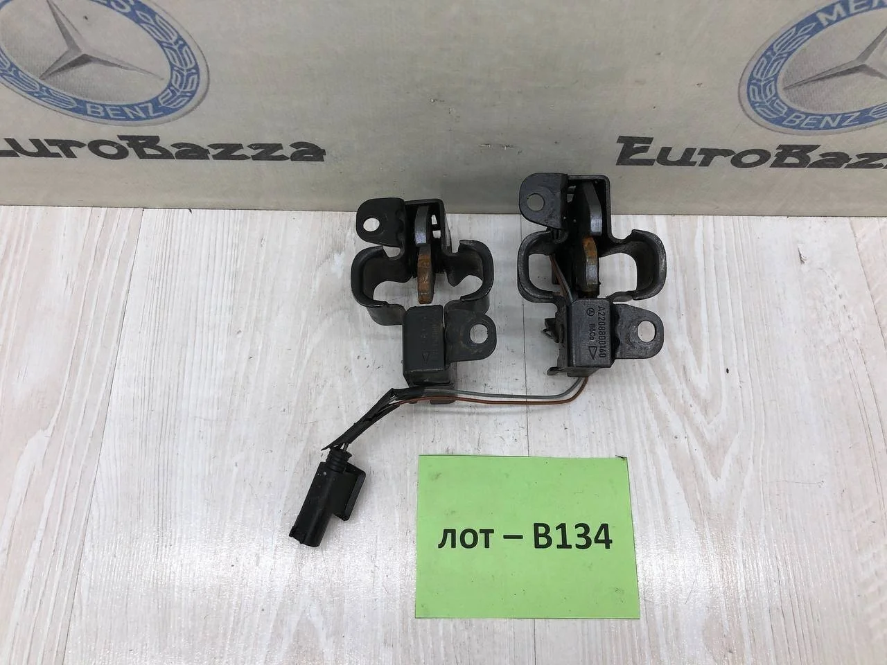 Замок капота Mercedes W215