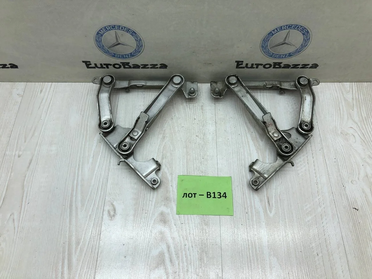 Петля капота Mercedes W215