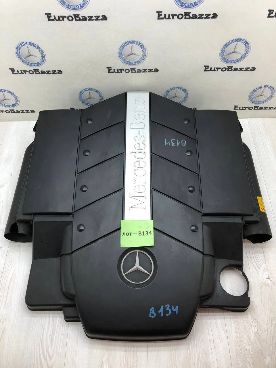 Крышка двигателя Mercedes М113