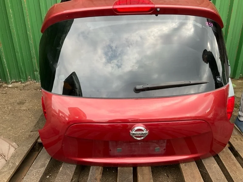 Крышка багажника Nissan Juke 2011 K01001KAAE