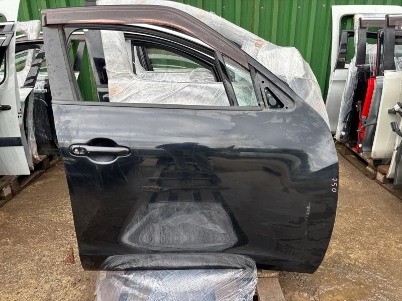 Дверь Nissan Juke 2012 H0100BA6MA, передняя правая