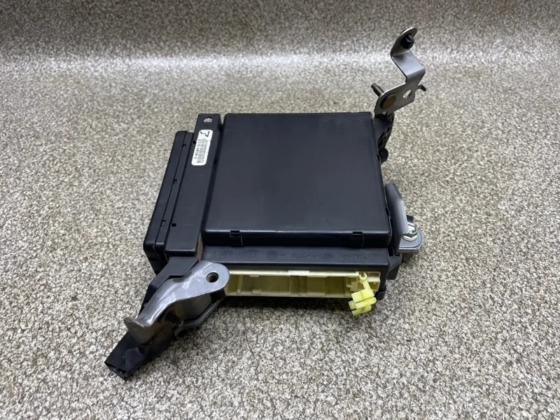 Блок предохранителей Toyota Land Cruiser 2008 8273360350 200 1VDFTV 4.5 AT