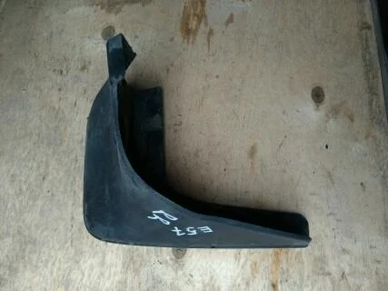 Б.у. брызговик TOYOTA COROLLA ZRE151 TOYOTA COROLLA ZRE151