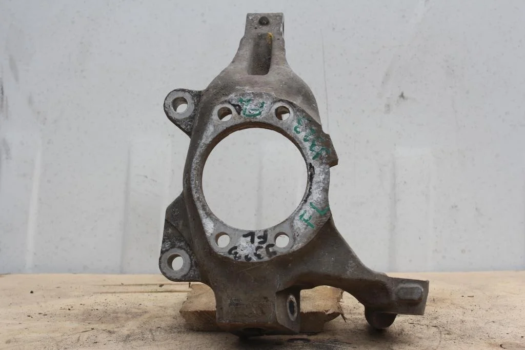 Б.у. кулак поворотный NISSAN TEANA J32 NISSAN TEANA J32
