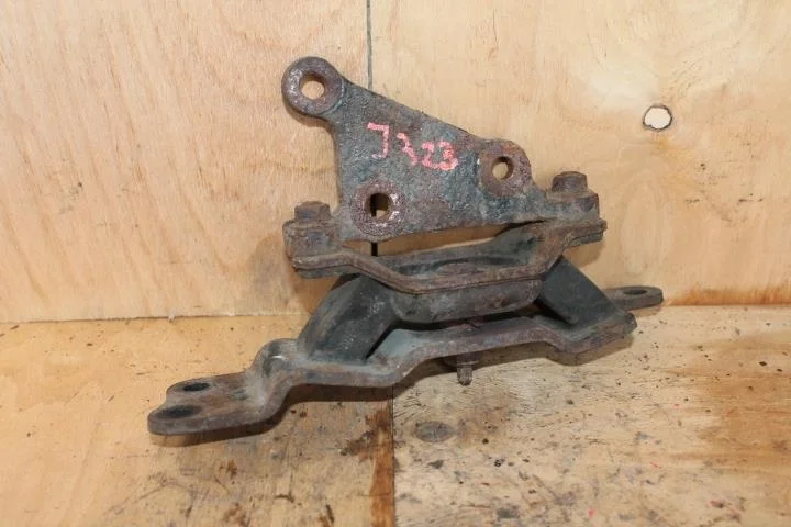 Б.у. опора двигателя NISSAN TEANA J32 NISSAN TEANA J32