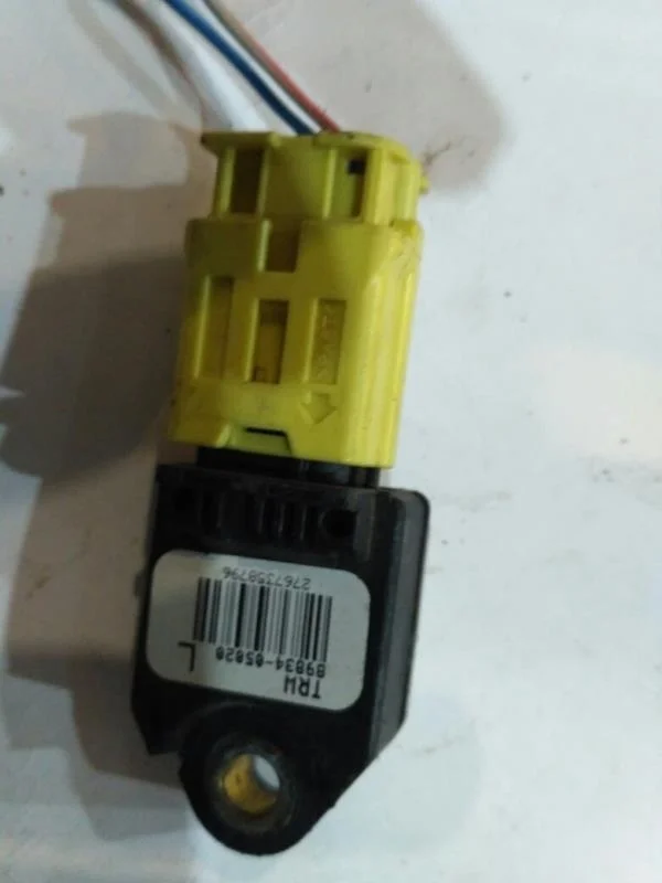 Б.у. датчик удара TOYOTA AVENSIS ZZT251 TOYOTA AVENSIS ZZT251