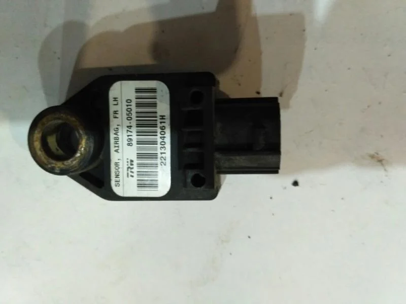 Б.у. датчик удара TOYOTA AVENSIS ZZT251 TOYOTA AVENSIS ZZT251