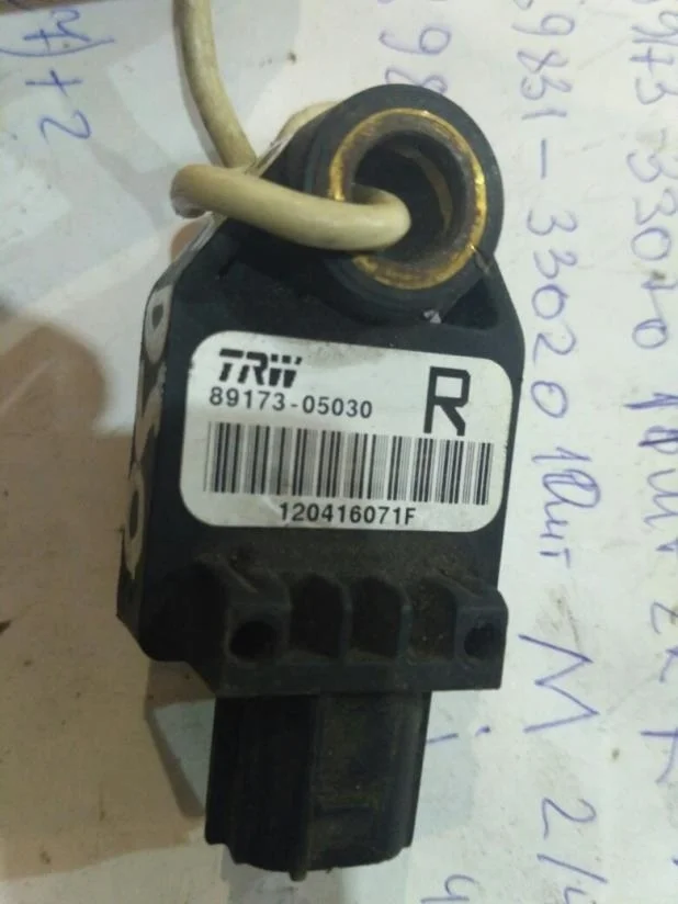Б.у. датчик удара TOYOTA AVENSIS ZZT251 TOYOTA AVENSIS ZZT251