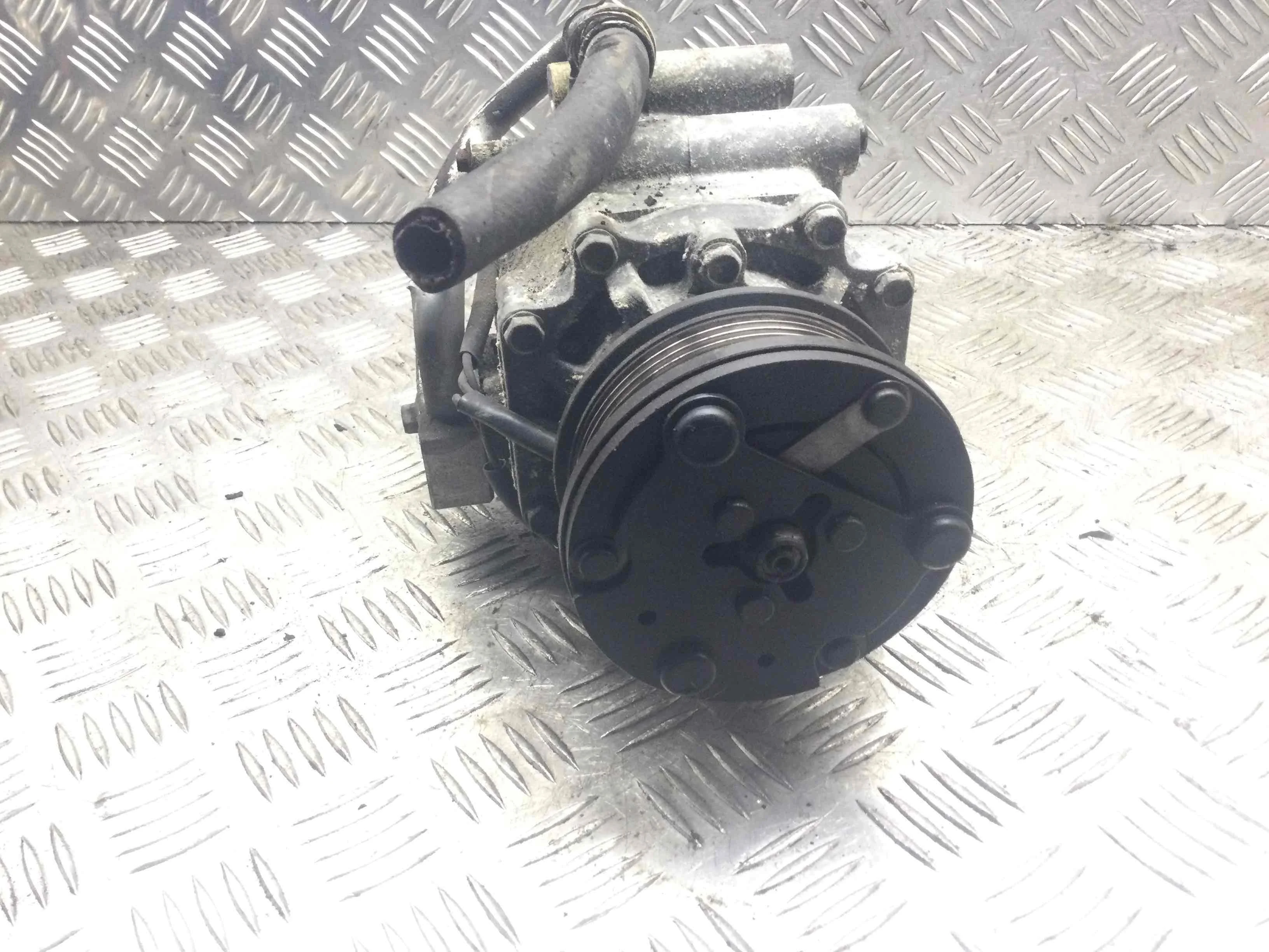 Компрессор кондиционера Ford Mondeo Mondeo III 2000 - 2007 бензин 1.8 i Механика Х/б