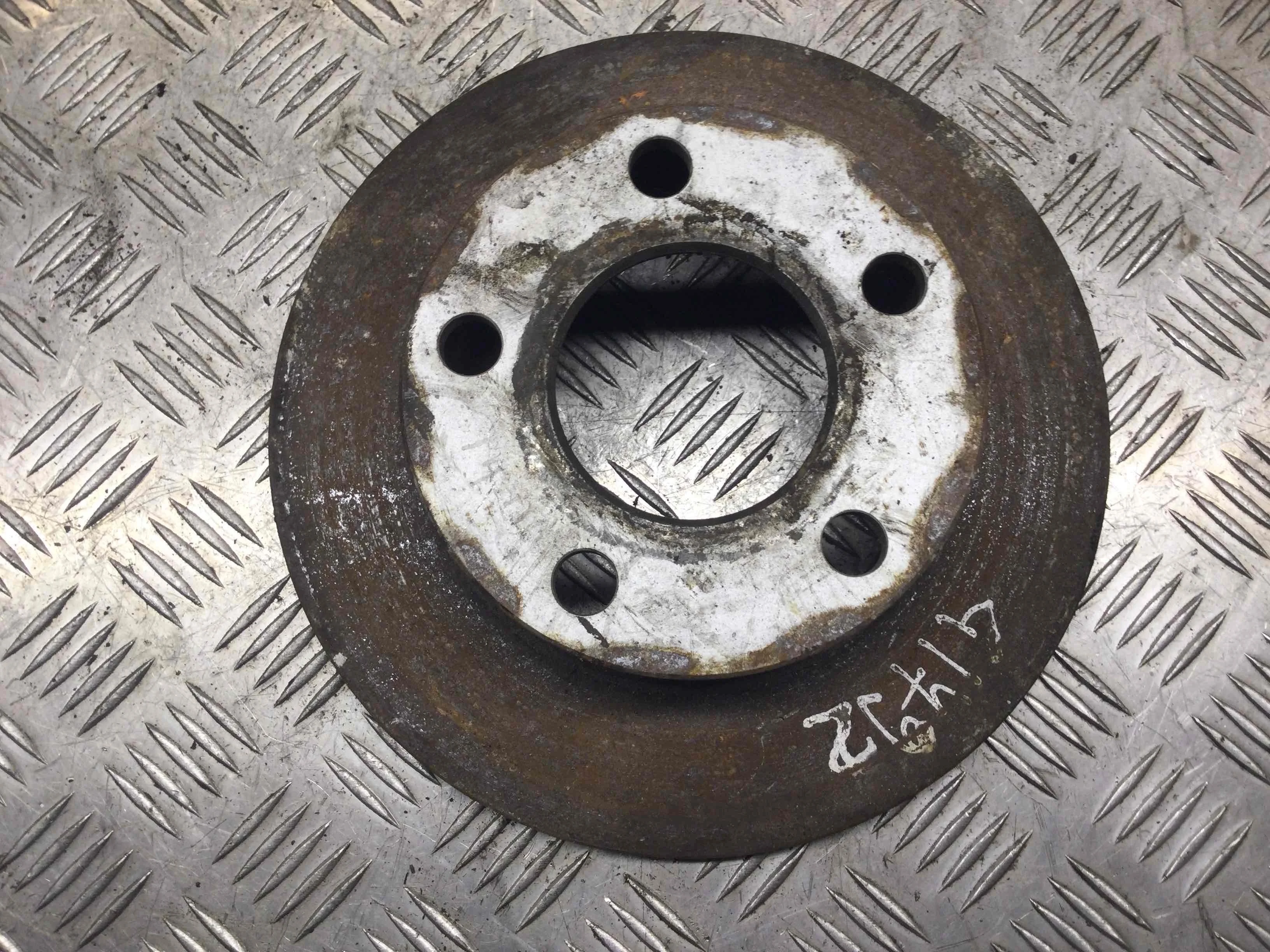 Диск тормозной задний Volkswagen Passat B5 (1996-2000) бензин 1.6 i Механика Универсал