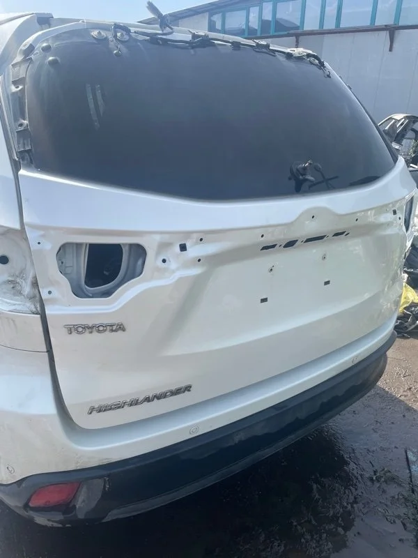 Дверь багажника Toyota Highlander 2014 670050E300 GSU55 2GR-FE 3.5