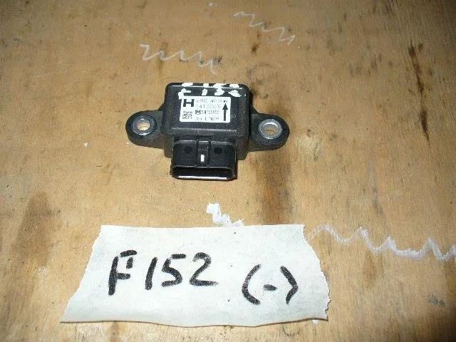 Б.у. датчик курсовой устойчивости NISSAN JUKE F15E NISSAN JUKE F15E