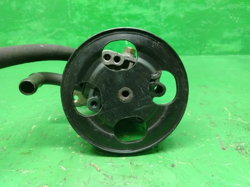 Насос Гур Mazda Mpv 1998-2003 L08132650D FS
