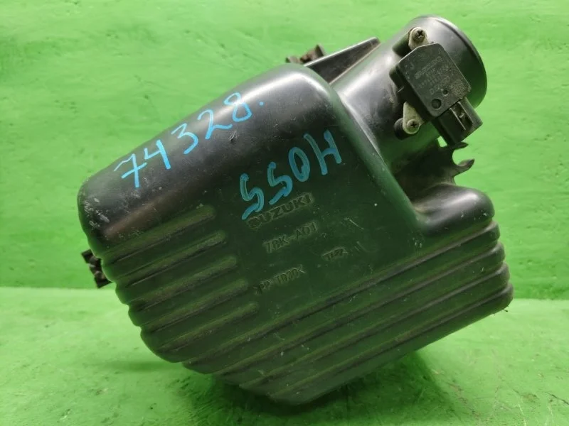 Корпус воздушного фильтра Suzuki Grand Vitara 2006-2015 1370078K00