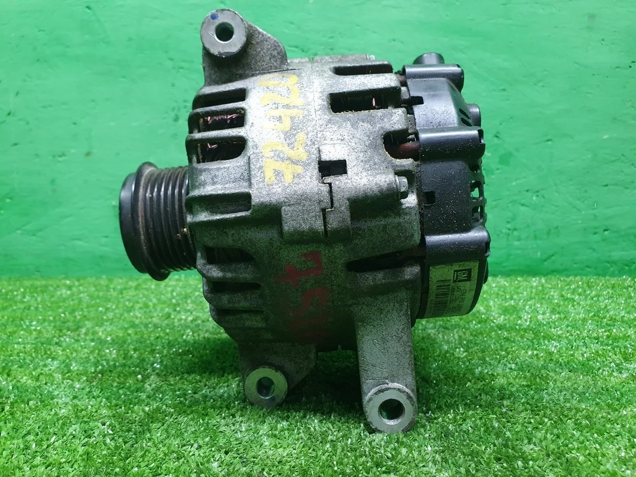 Генератор Chevrolet Captiva 2011-2015 13588324 LE9 LE5