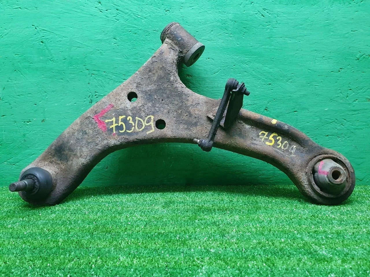 Рычаг подвески Suzuki Grand Vitara 2006-2015 4520278K00, передний левый