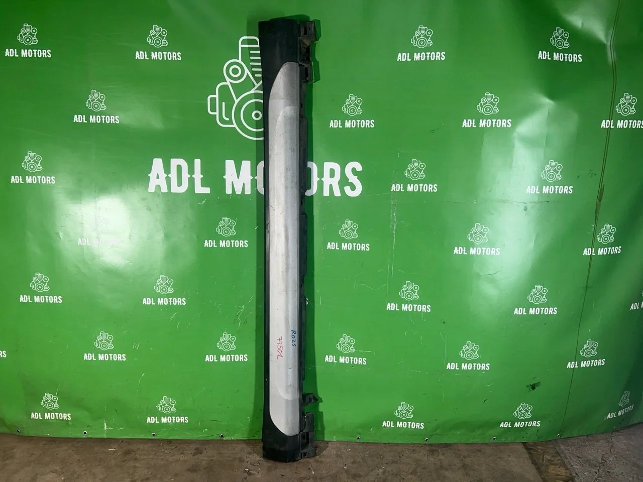 Накладка порога Suzuki Sx4 7723061M005PK S-CROSS D16AA, правая