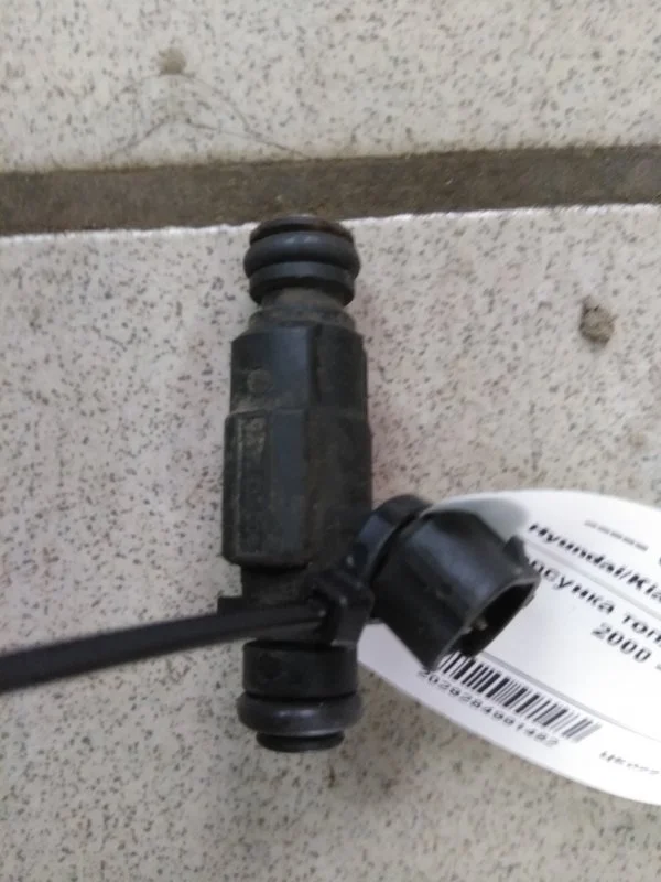Форсунка топливная Hyundai Accent 2000 - 2003 3531022600