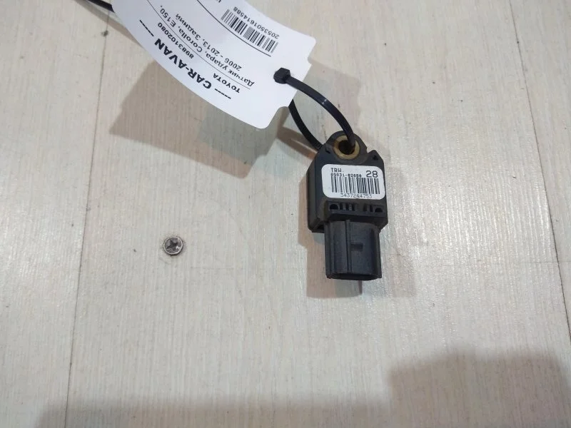 Датчик удара Toyota Corolla 2006 - 2013 8983102080 E150, задний